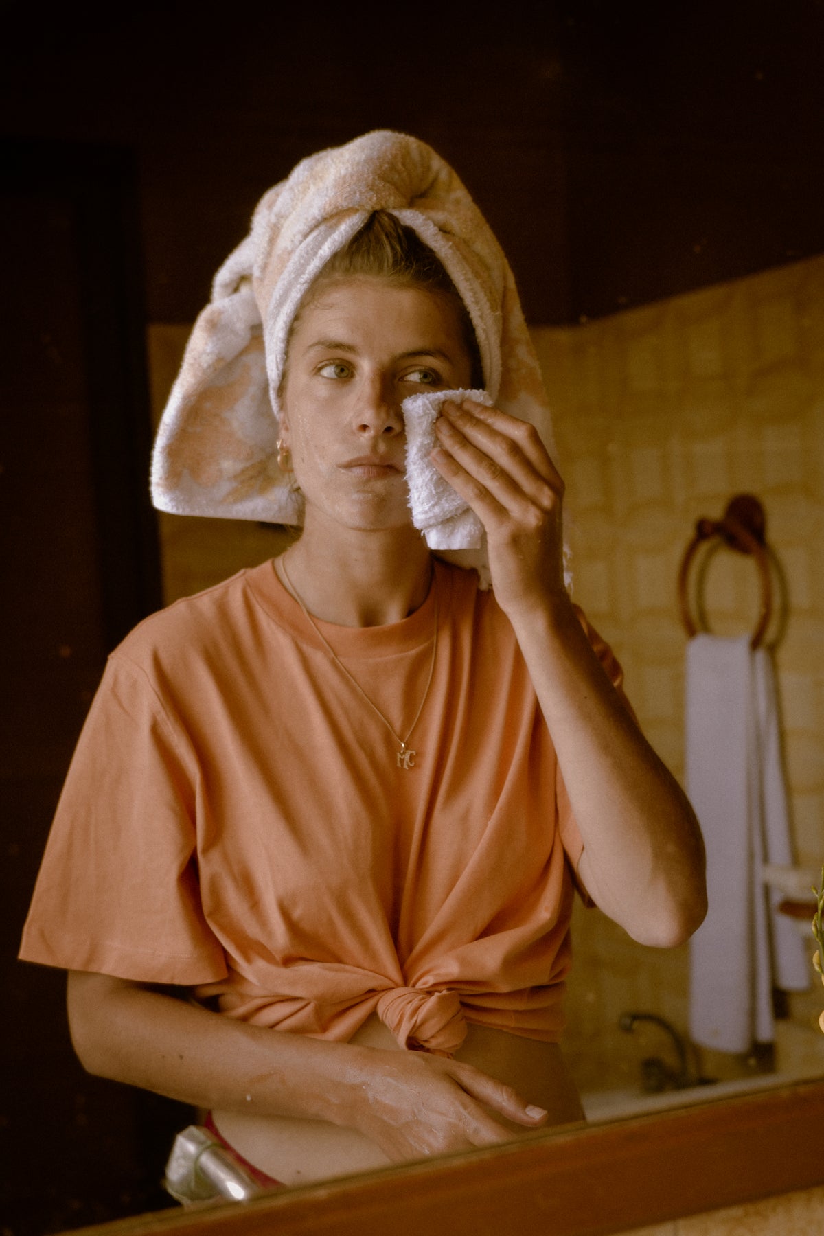 Makeup removing oil 