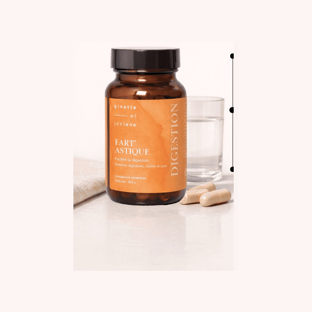 Fart’Astique avec un verre d’eau et des gélules