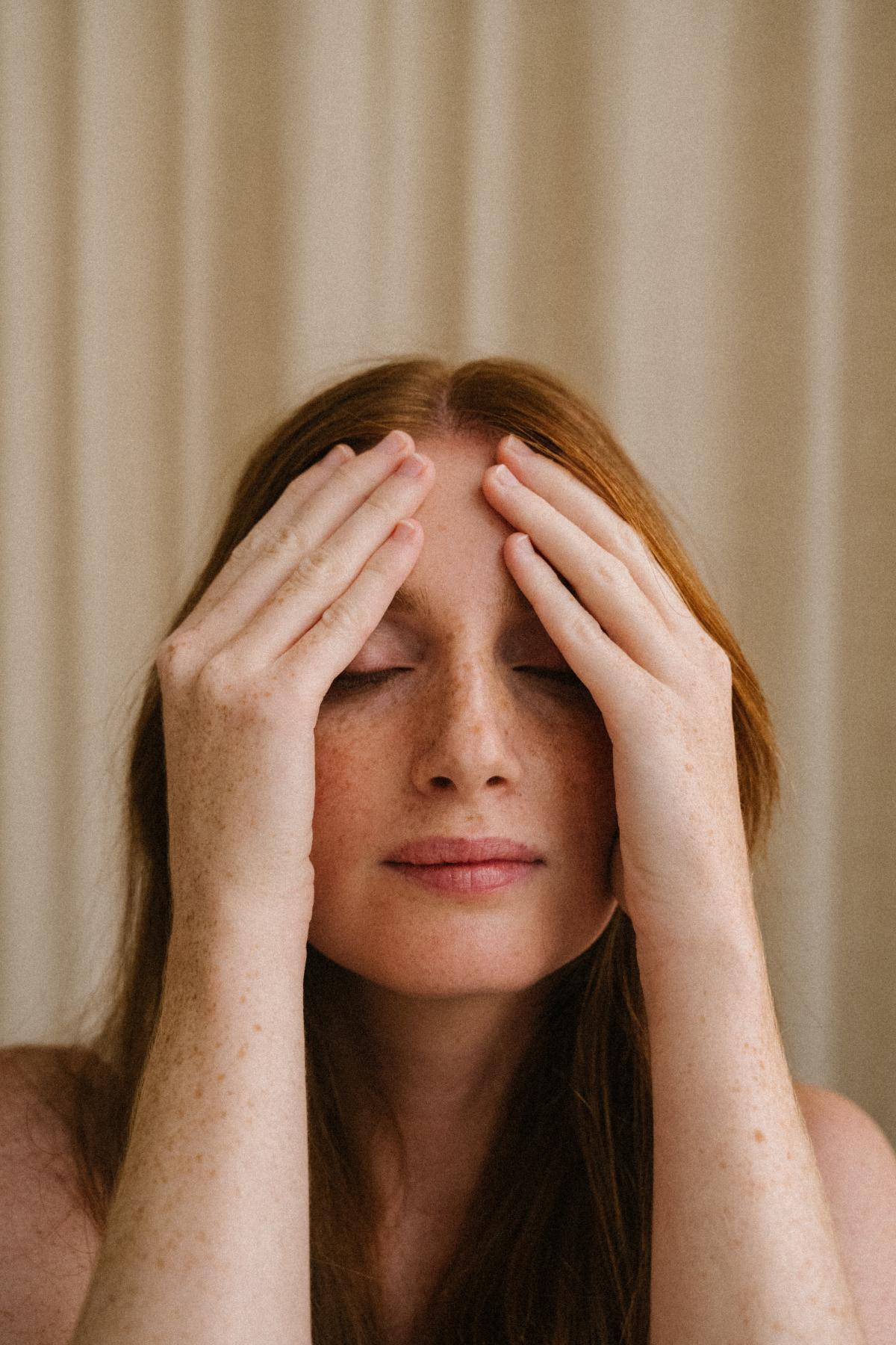 Application de la gelée sur le visage Image