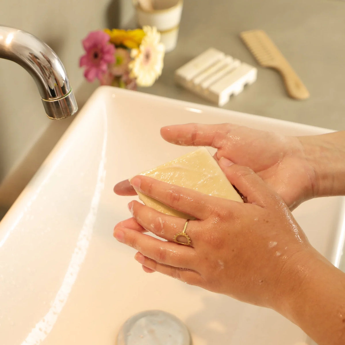 Savon à l’huile d’olive bio sans parfum – visage, corps & mains - Poids 100g